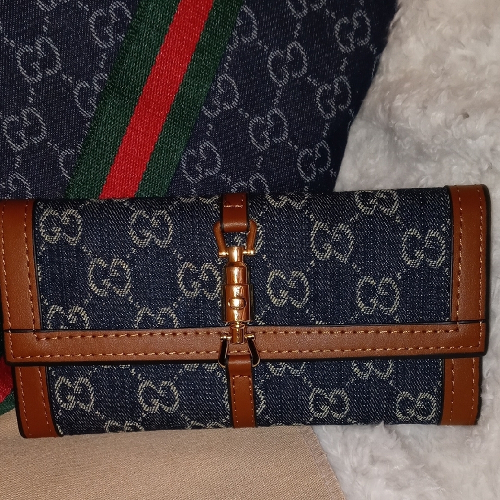 Gucci Blue Denim Shoulder Bag with Cherry Lime Strap Webbing - Picture 4 of 15